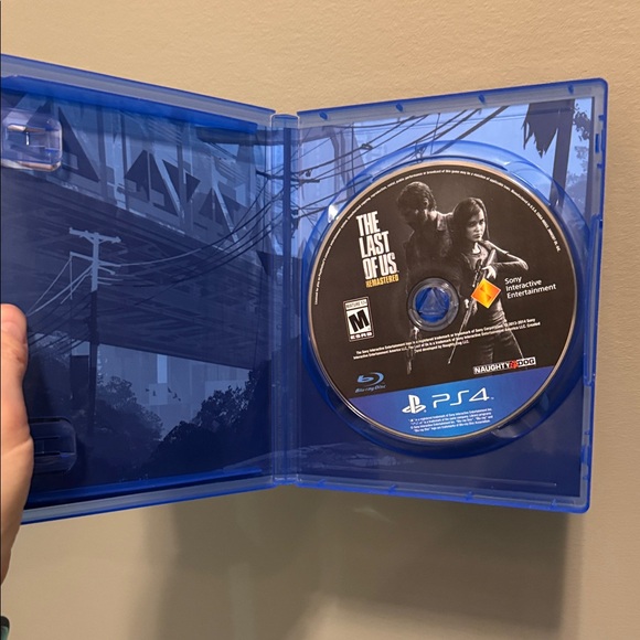 Sony PS4 The Last of Us Remastered - Blue Case - Picture 3 of 5